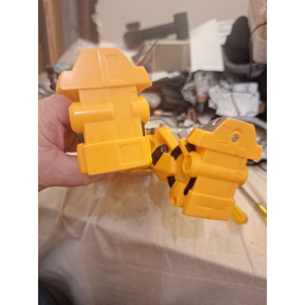 Transformer Bumble Bee 10" Action Figure Hasbro Kid Toy Lights Sound Fun Play - Picture 5 of 5